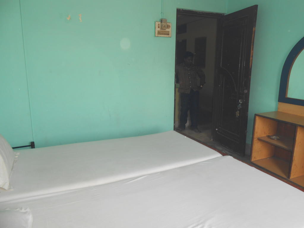 Hotel Sonmony Varanasi Exterior photo